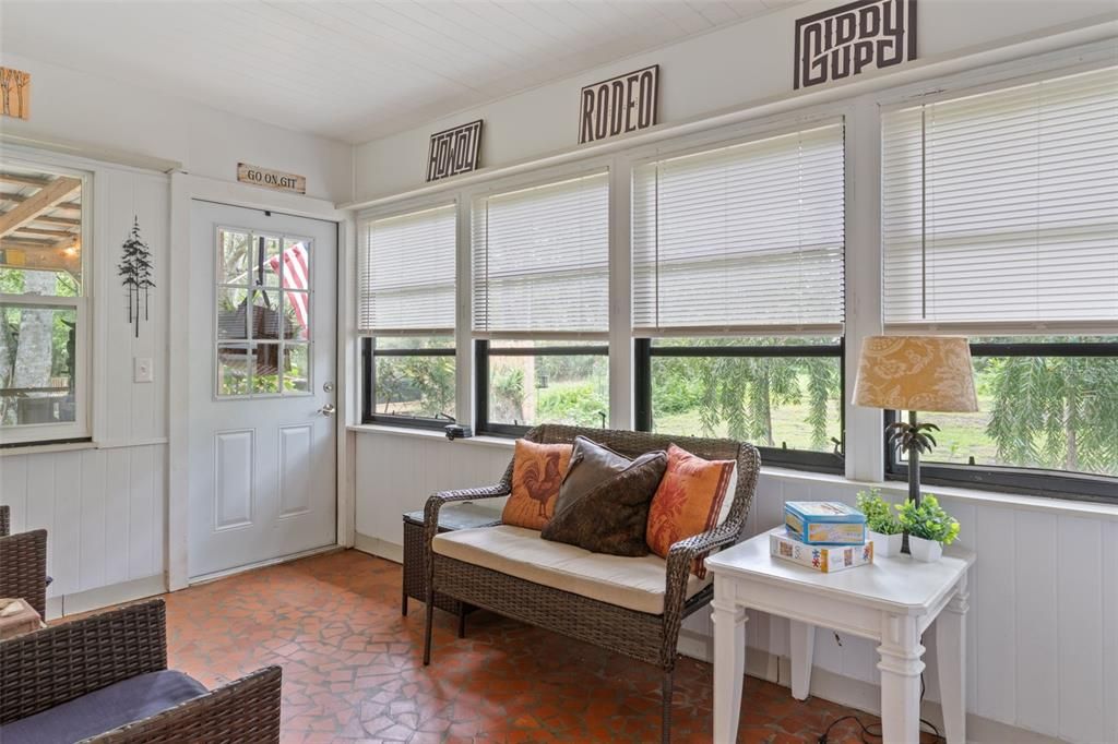 En Venta: $284,900 (2 camas, 1 baños, 990 Pies cuadrados)