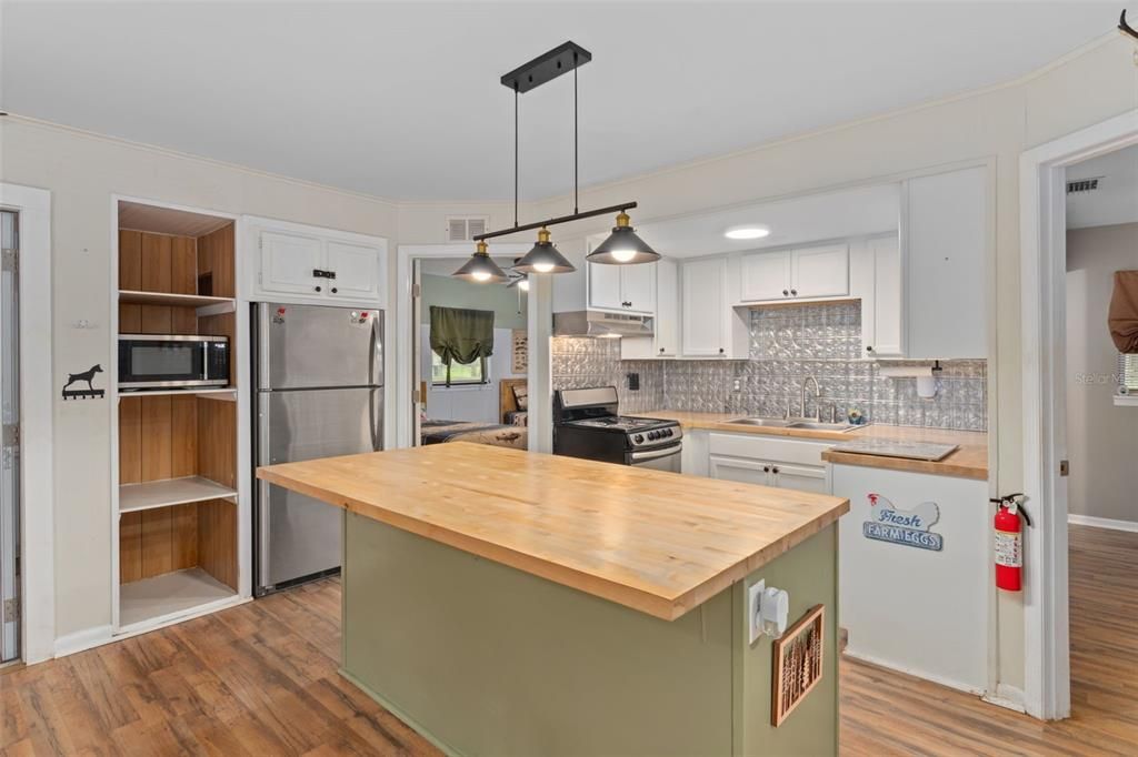 En Venta: $284,900 (2 camas, 1 baños, 990 Pies cuadrados)