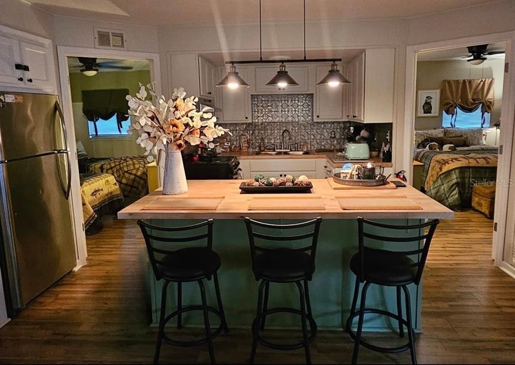 En Venta: $284,900 (2 camas, 1 baños, 990 Pies cuadrados)