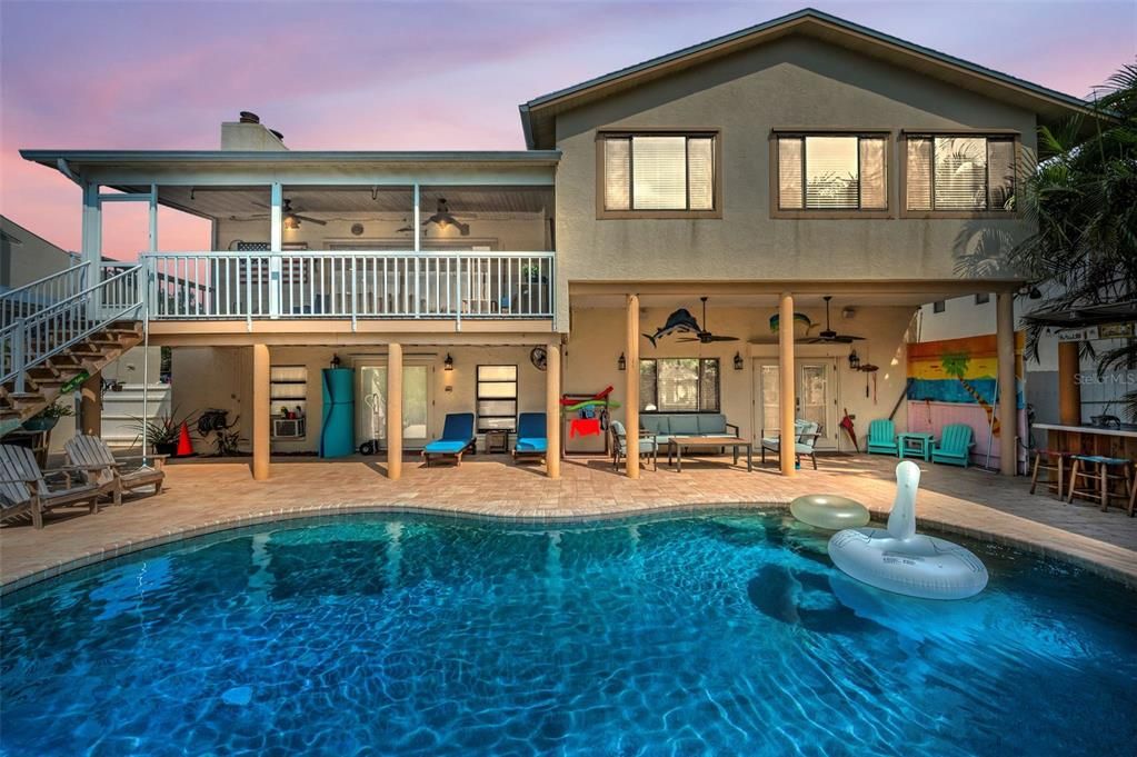 Recently Sold: $949,000 (4 beds, 3 baths, 3078 Square Feet)