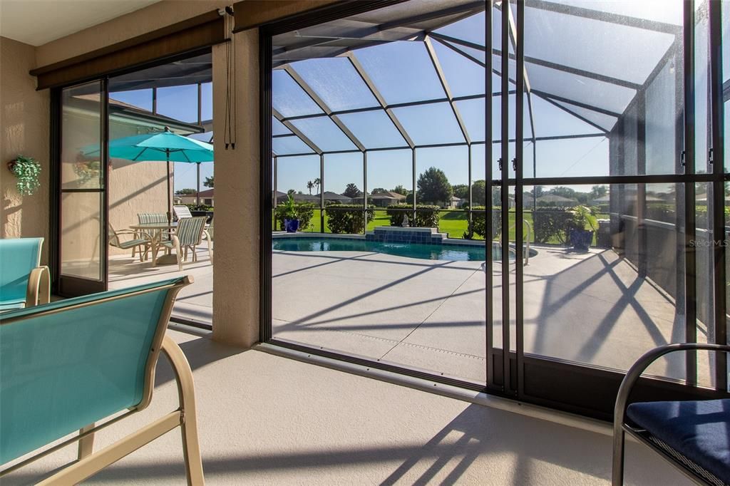 合同活跃: $389,900 (3 贝兹, 2 浴室, 2093 平方英尺)