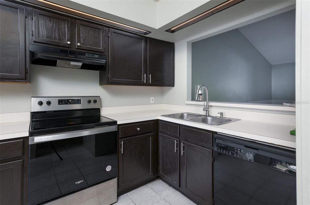 待售: $259,000 (2 贝兹, 2 浴室, 1066 平方英尺)