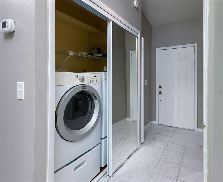 待售: $259,000 (2 贝兹, 2 浴室, 1066 平方英尺)