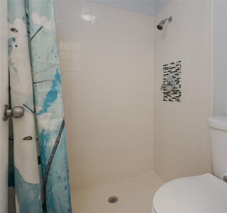 待售: $259,000 (2 贝兹, 2 浴室, 1066 平方英尺)