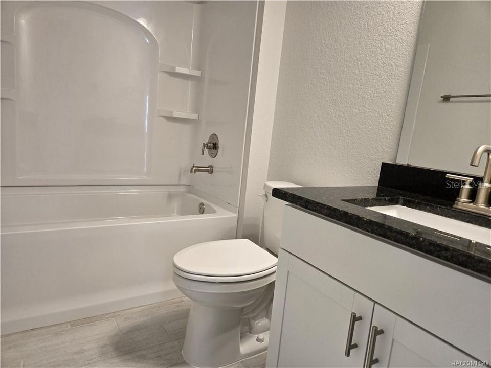 En Venta: $309,050 (4 camas, 2 baños, 1820 Pies cuadrados)