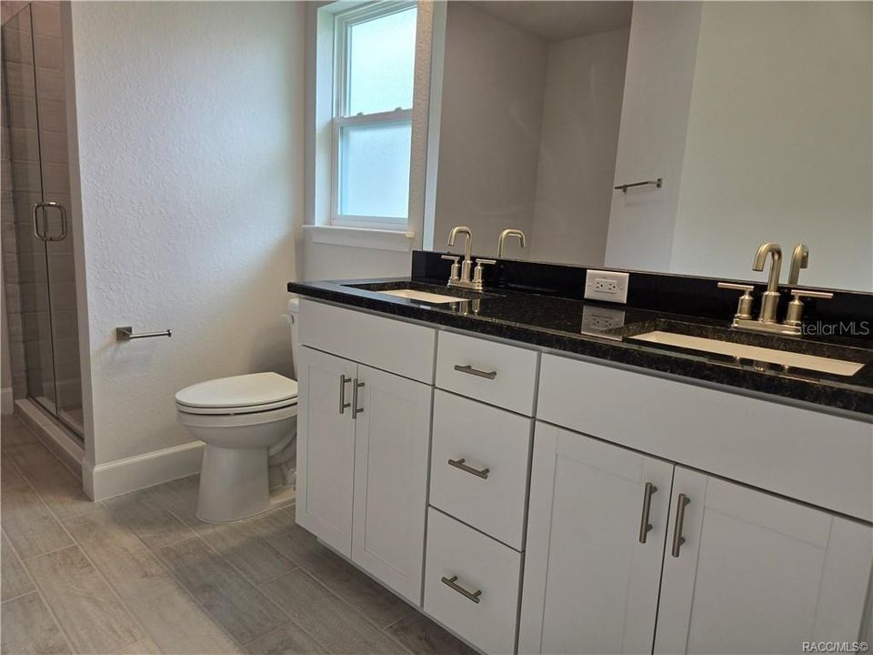 En Venta: $309,050 (4 camas, 2 baños, 1820 Pies cuadrados)