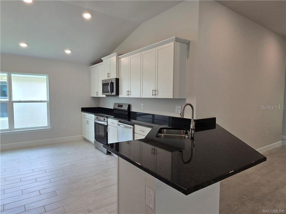 En Venta: $309,050 (4 camas, 2 baños, 1820 Pies cuadrados)