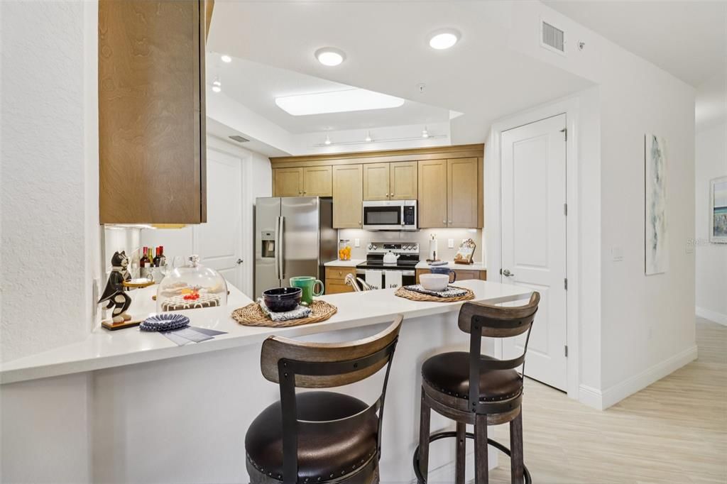 For Sale: $665,000 (2 beds, 2 baths, 1384 Square Feet)