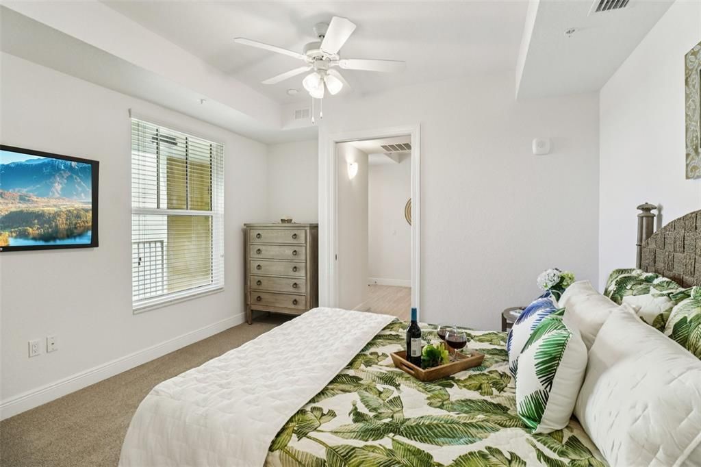 For Sale: $665,000 (2 beds, 2 baths, 1384 Square Feet)