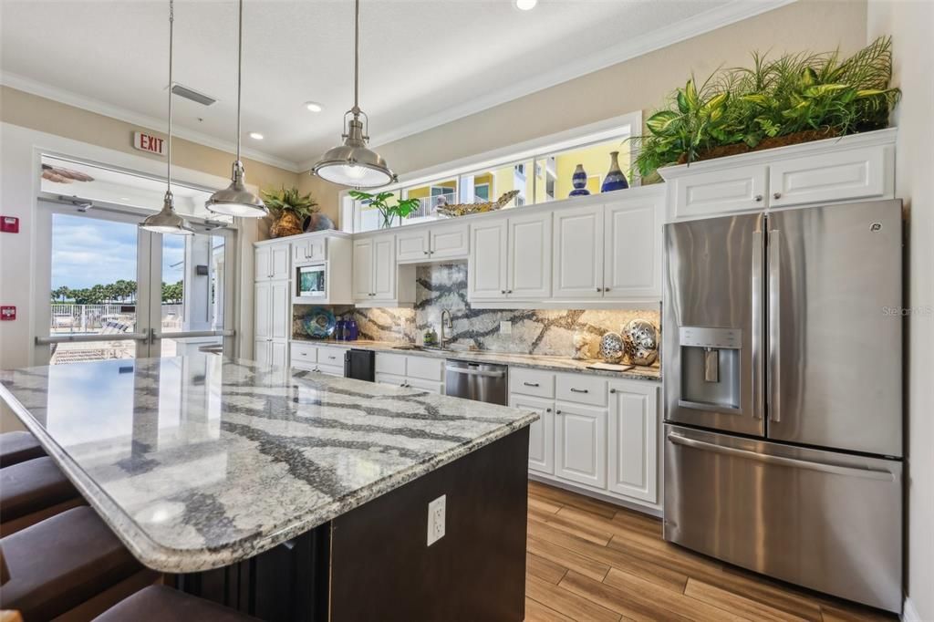 For Sale: $665,000 (2 beds, 2 baths, 1384 Square Feet)