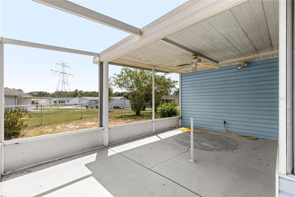 For Sale: $215,000 (2 beds, 2 baths, 1390 Square Feet)