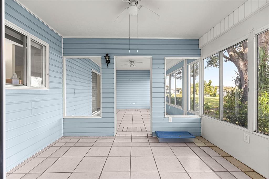 For Sale: $215,000 (2 beds, 2 baths, 1390 Square Feet)