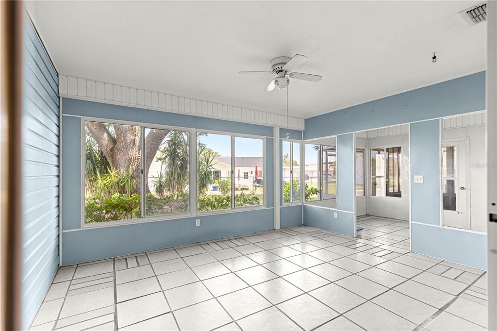 For Sale: $215,000 (2 beds, 2 baths, 1390 Square Feet)