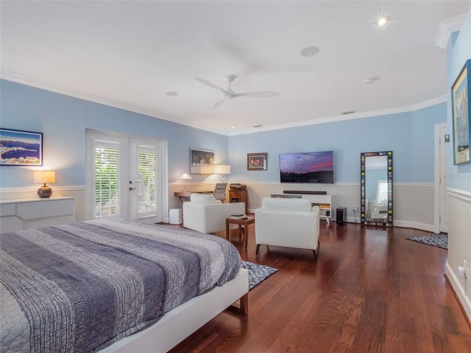 For Sale: $750,000 (3 beds, 2 baths, 2307 Square Feet)