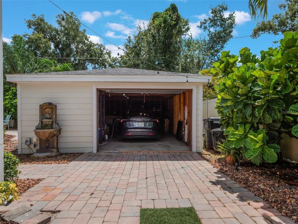For Sale: $750,000 (3 beds, 2 baths, 2307 Square Feet)