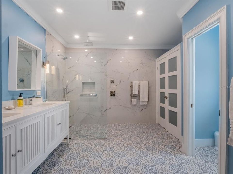 For Sale: $750,000 (3 beds, 2 baths, 2307 Square Feet)