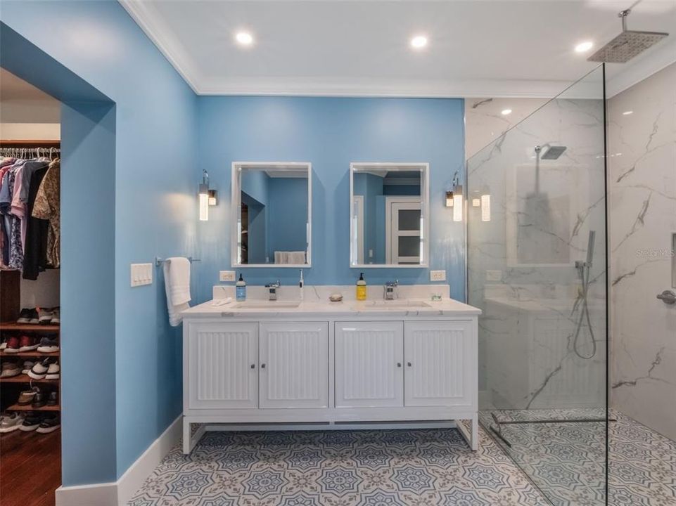 For Sale: $750,000 (3 beds, 2 baths, 2307 Square Feet)