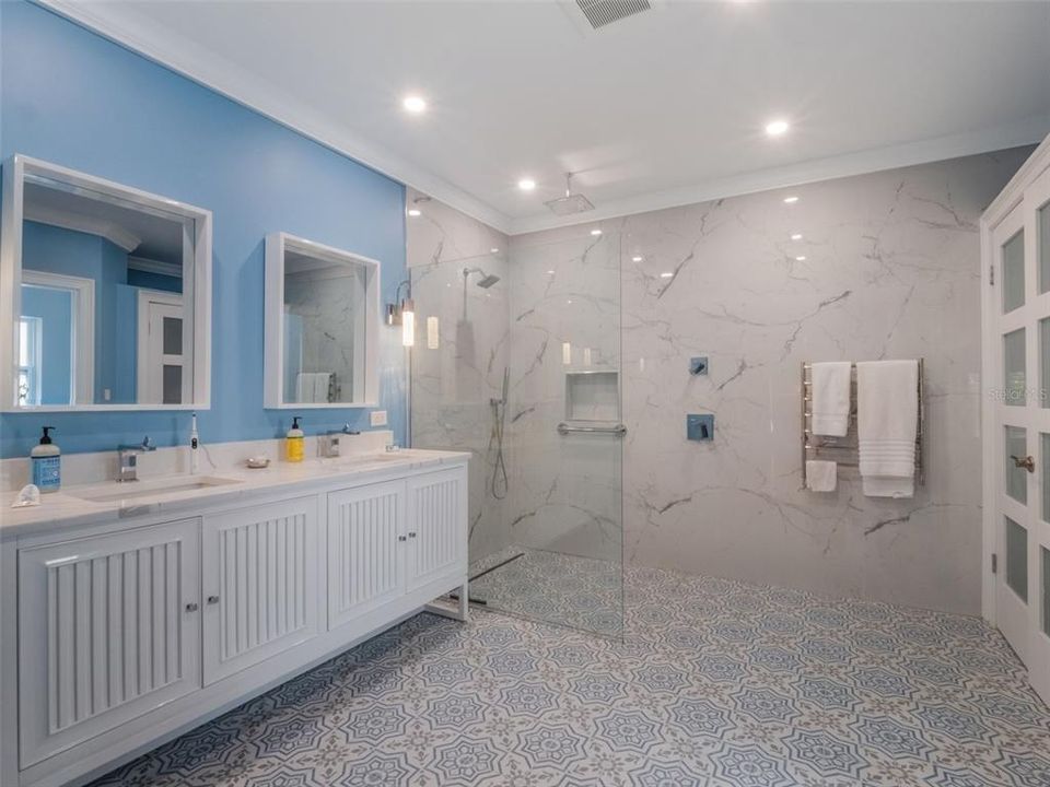 For Sale: $750,000 (3 beds, 2 baths, 2307 Square Feet)