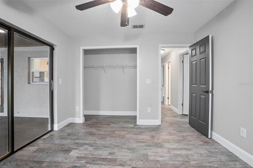 合同活跃: $519,900 (4 贝兹, 3 浴室, 2066 平方英尺)