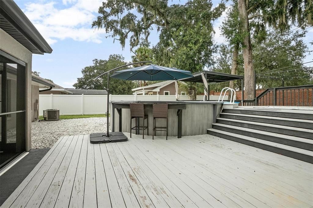 合同活跃: $519,900 (4 贝兹, 3 浴室, 2066 平方英尺)