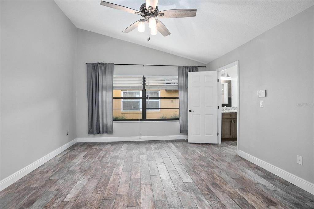 合同活跃: $519,900 (4 贝兹, 3 浴室, 2066 平方英尺)