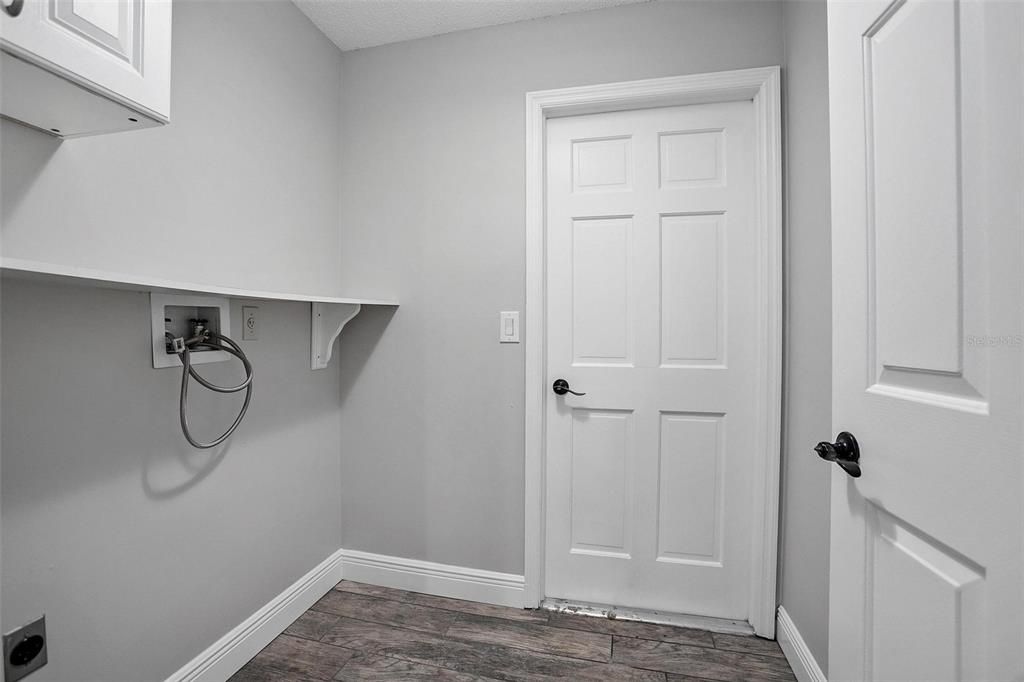 合同活跃: $519,900 (4 贝兹, 3 浴室, 2066 平方英尺)