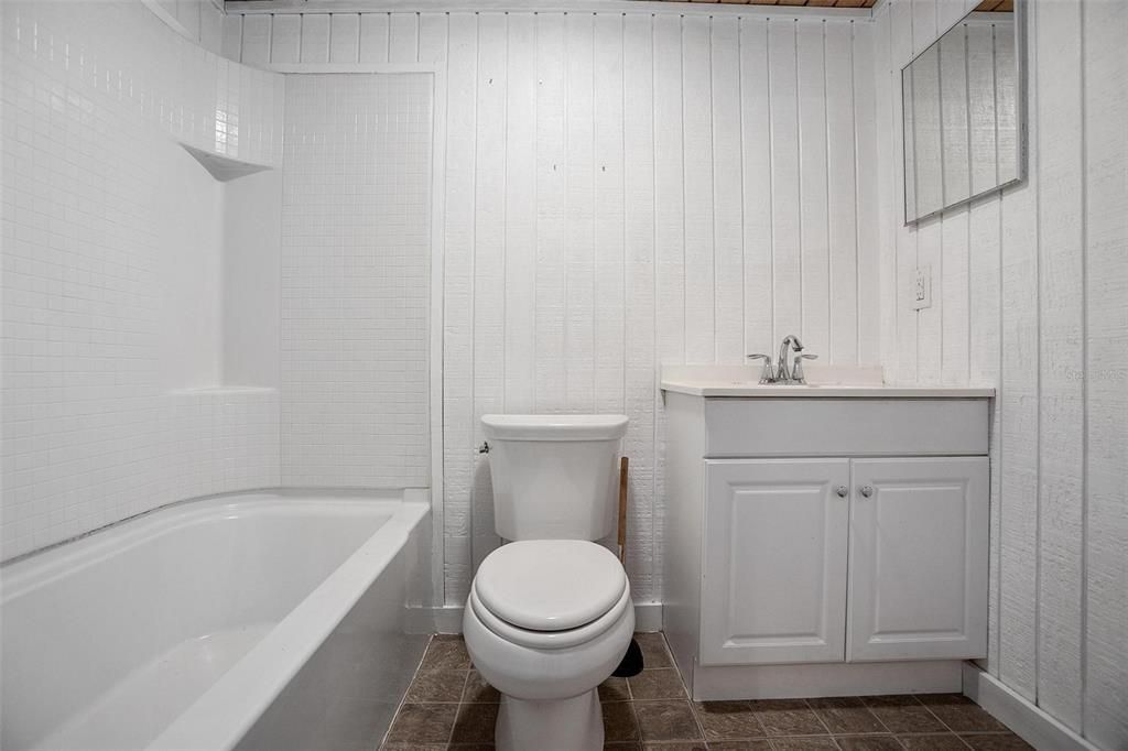 合同活跃: $519,900 (4 贝兹, 3 浴室, 2066 平方英尺)