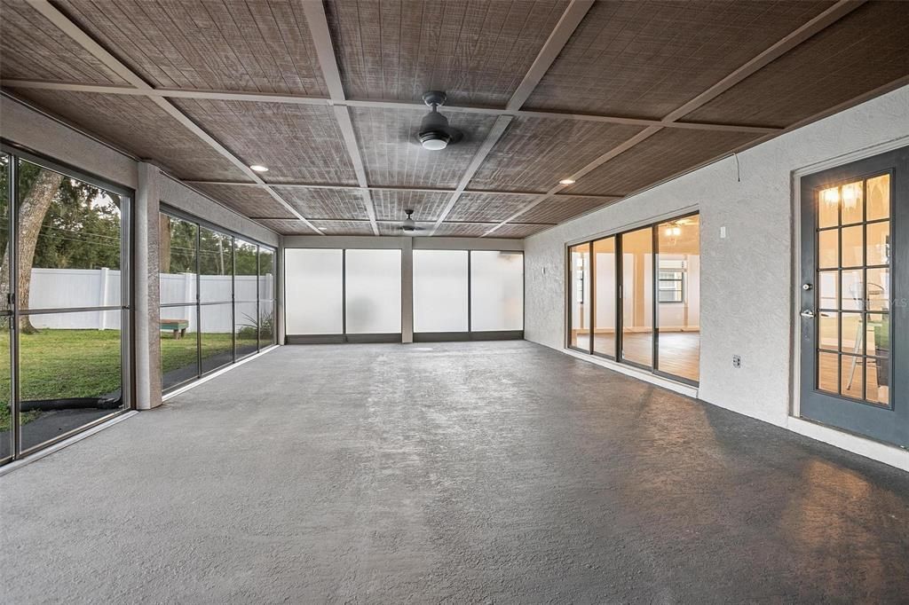 合同活跃: $519,900 (4 贝兹, 3 浴室, 2066 平方英尺)