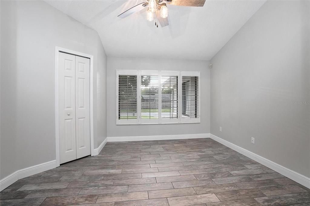 合同活跃: $519,900 (4 贝兹, 3 浴室, 2066 平方英尺)