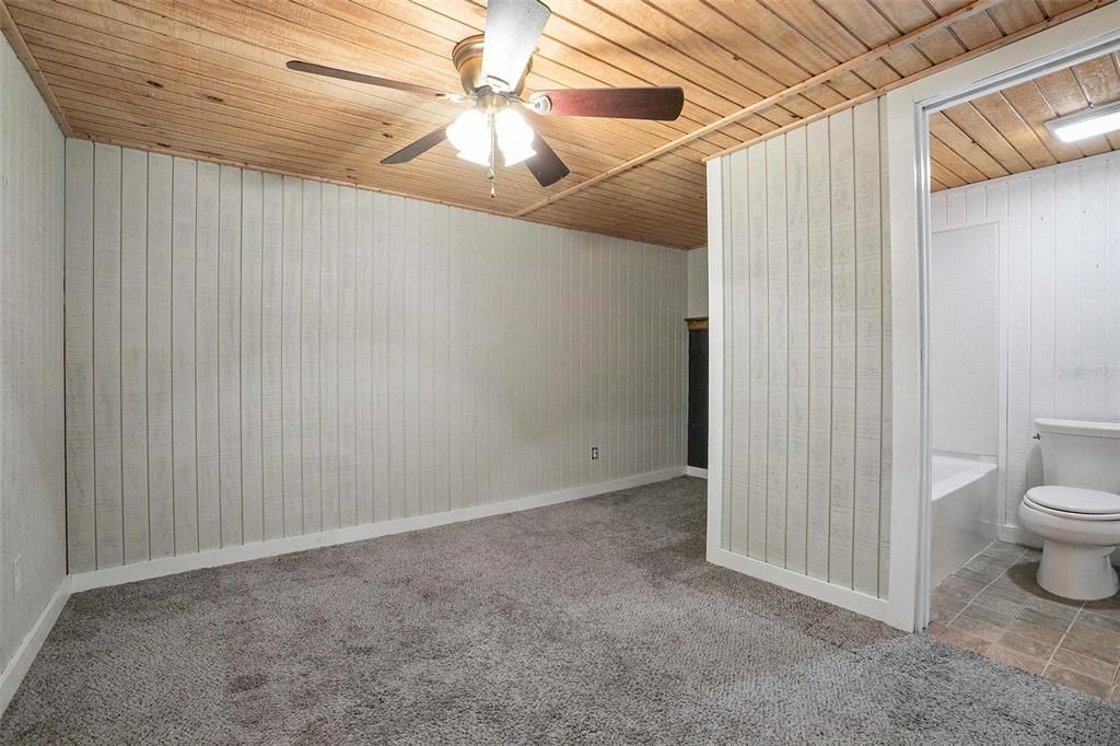 合同活跃: $519,900 (4 贝兹, 3 浴室, 2066 平方英尺)