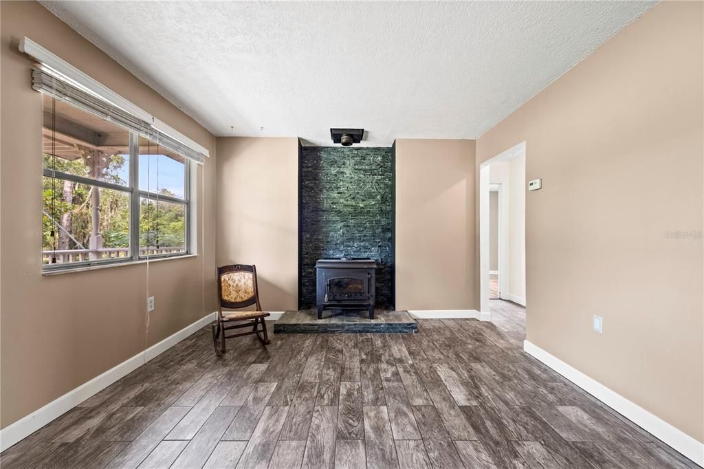 На продажу: $599,000 (3 спален, 2 ванн, 1390 Квадратных фут)