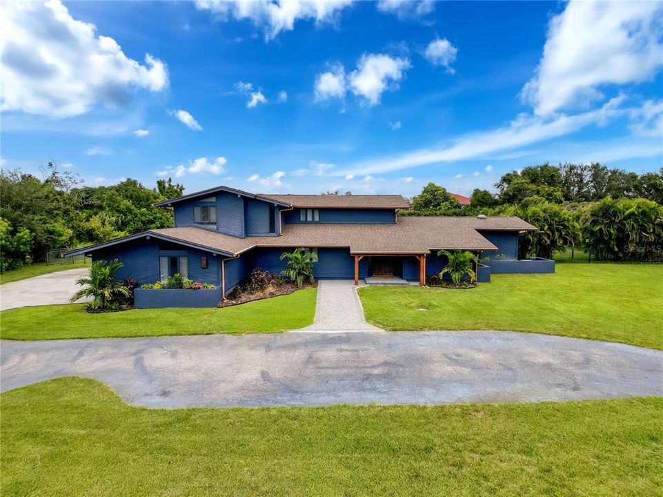 Vendido Recientemente: $1,300,000 (4 camas, 4 baños, 4468 Pies cuadrados)