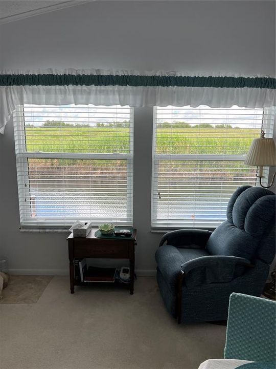 For Sale: $189,000 (2 beds, 1 baths, 1100 Square Feet)