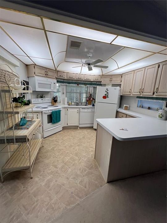 For Sale: $189,000 (2 beds, 1 baths, 1100 Square Feet)