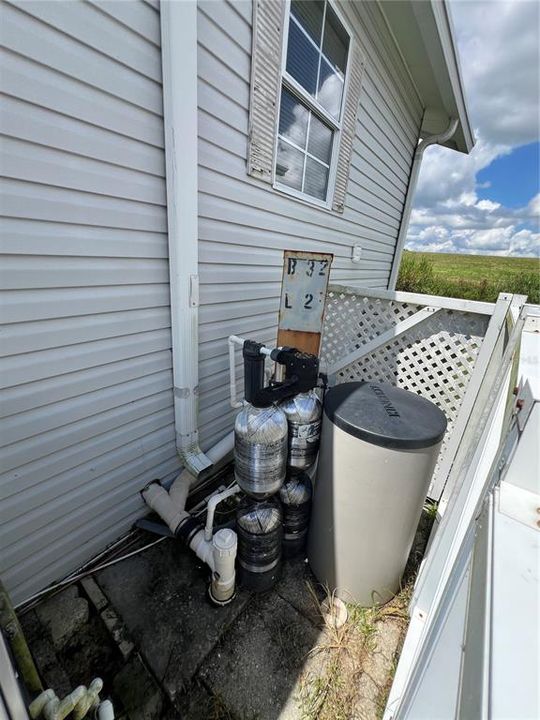 For Sale: $189,000 (2 beds, 1 baths, 1100 Square Feet)