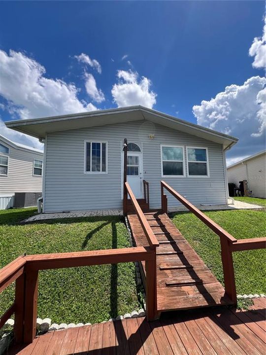 For Sale: $189,000 (2 beds, 1 baths, 1100 Square Feet)