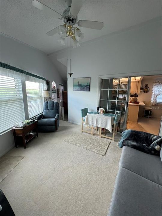 For Sale: $189,000 (2 beds, 1 baths, 1100 Square Feet)