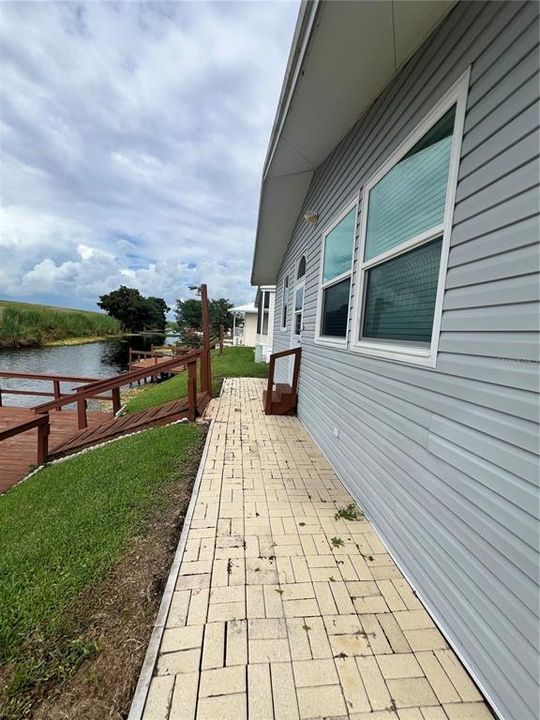 For Sale: $189,000 (2 beds, 1 baths, 1100 Square Feet)