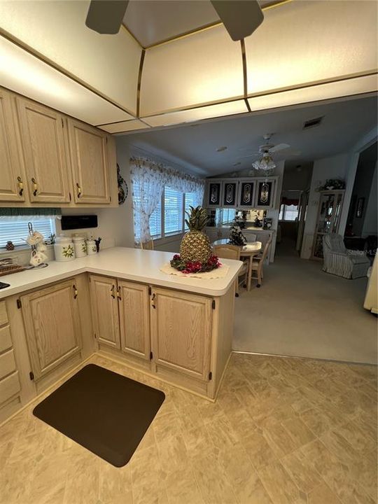 For Sale: $189,000 (2 beds, 1 baths, 1100 Square Feet)