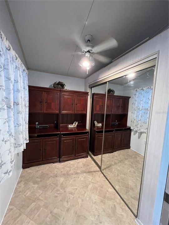 For Sale: $189,000 (2 beds, 1 baths, 1100 Square Feet)