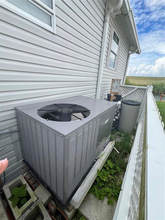 For Sale: $189,000 (2 beds, 1 baths, 1100 Square Feet)