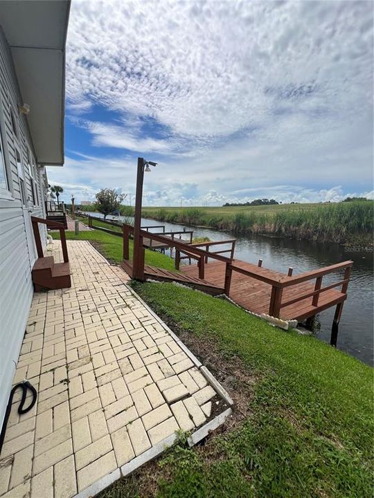 For Sale: $189,000 (2 beds, 1 baths, 1100 Square Feet)