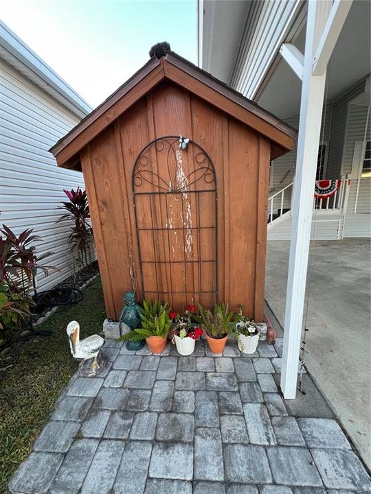 For Sale: $189,000 (2 beds, 1 baths, 1100 Square Feet)