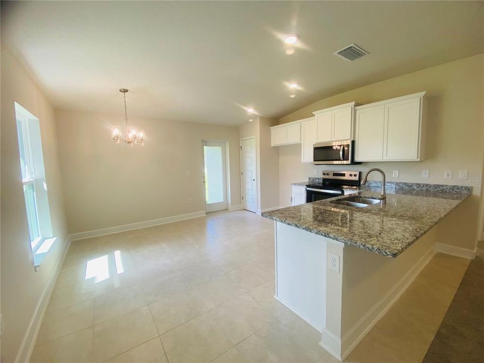 Active With Contract: $376,900 (3 beds, 2 baths, 1415 Square Feet)