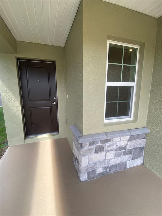 Active With Contract: $376,900 (3 beds, 2 baths, 1415 Square Feet)