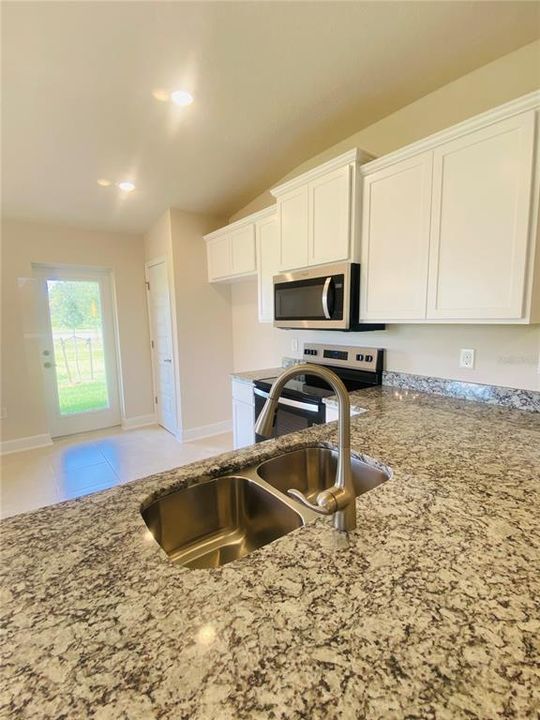 Active With Contract: $376,900 (3 beds, 2 baths, 1415 Square Feet)
