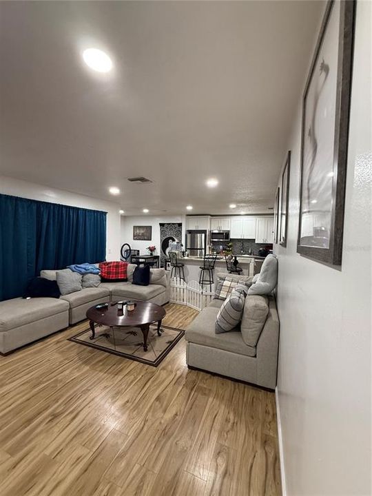 En Venta: $224,900 (2 camas, 2 baños, 948 Pies cuadrados)