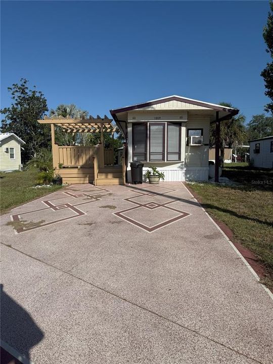 最近售出: $69,900 (1 贝兹, 1 浴室, 346 平方英尺)