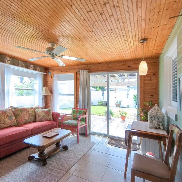 For Sale: $325,000 (3 beds, 1 baths, 1466 Square Feet)