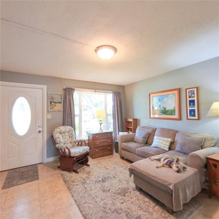 For Sale: $325,000 (3 beds, 1 baths, 1466 Square Feet)